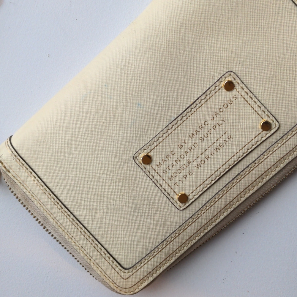 Oversized vintage Marc Jacobs passport wallet